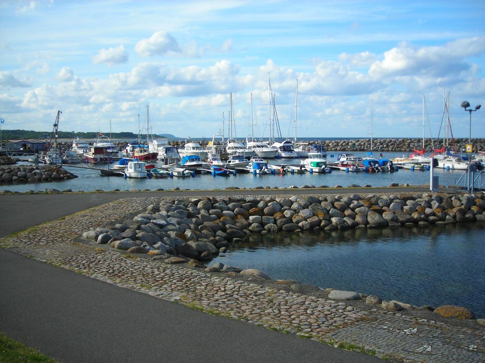 Solrosen I Simrishamn - Oesterlen Bagian luar foto