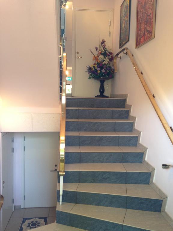 Solrosen I Simrishamn - Oesterlen Bagian luar foto
