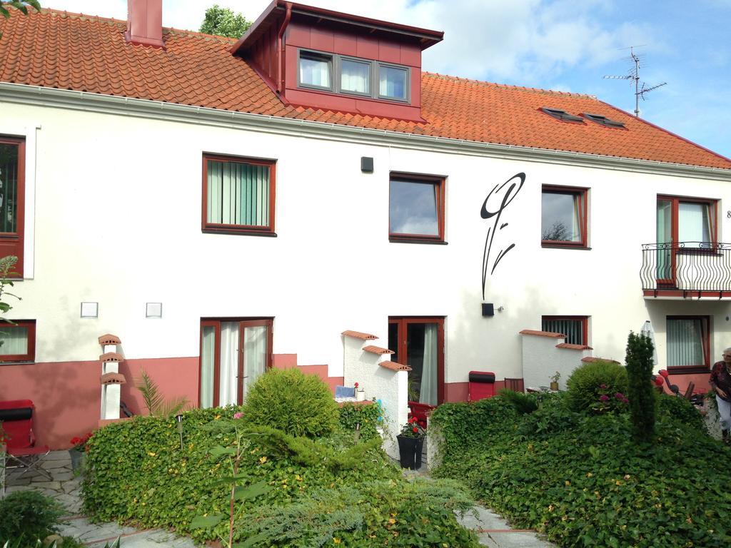 Solrosen I Simrishamn - Oesterlen Ruang foto