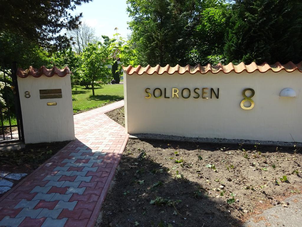 Solrosen I Simrishamn - Oesterlen Bagian luar foto